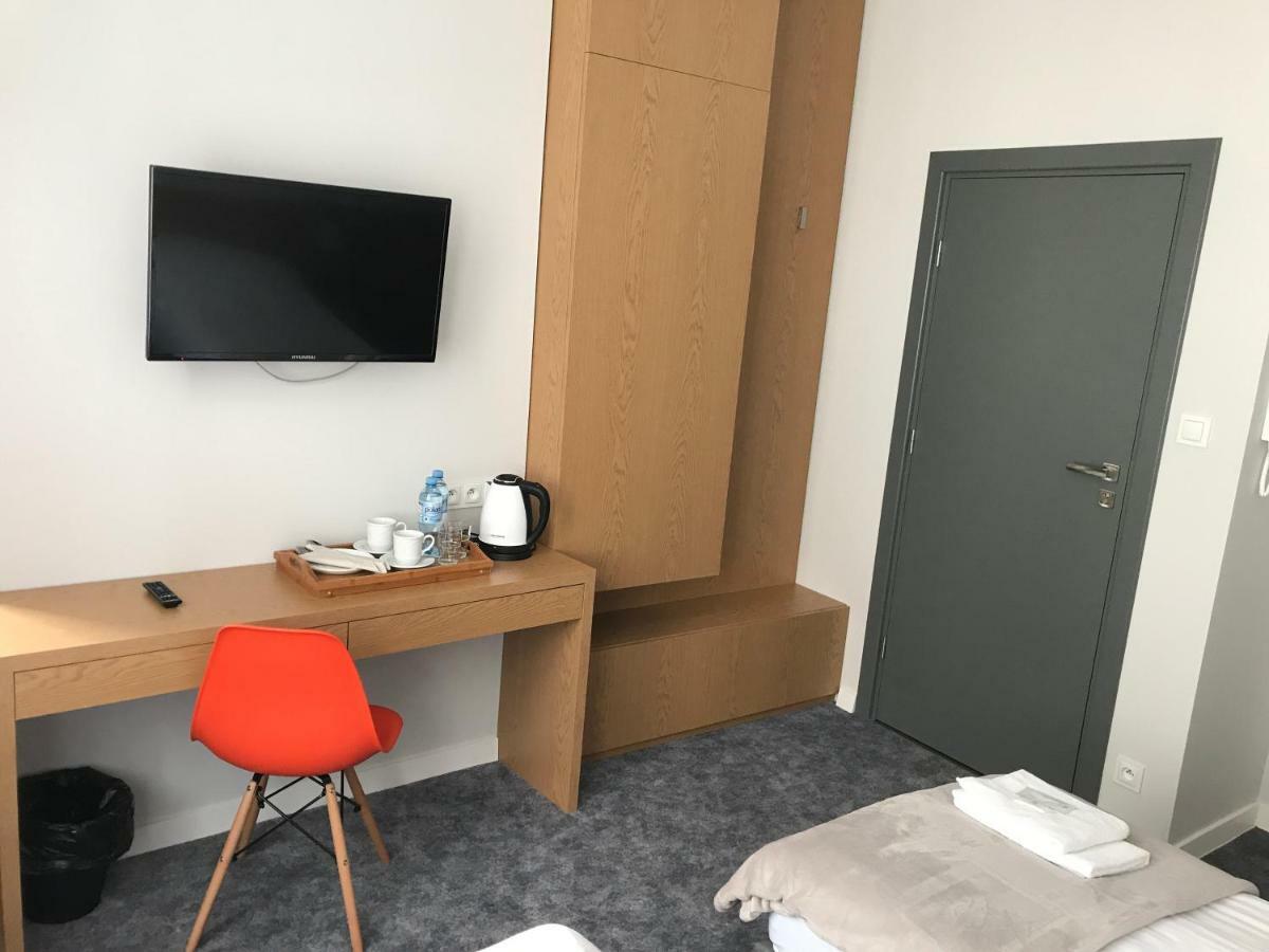 7 Rooms Mtp Poznan Exterior photo