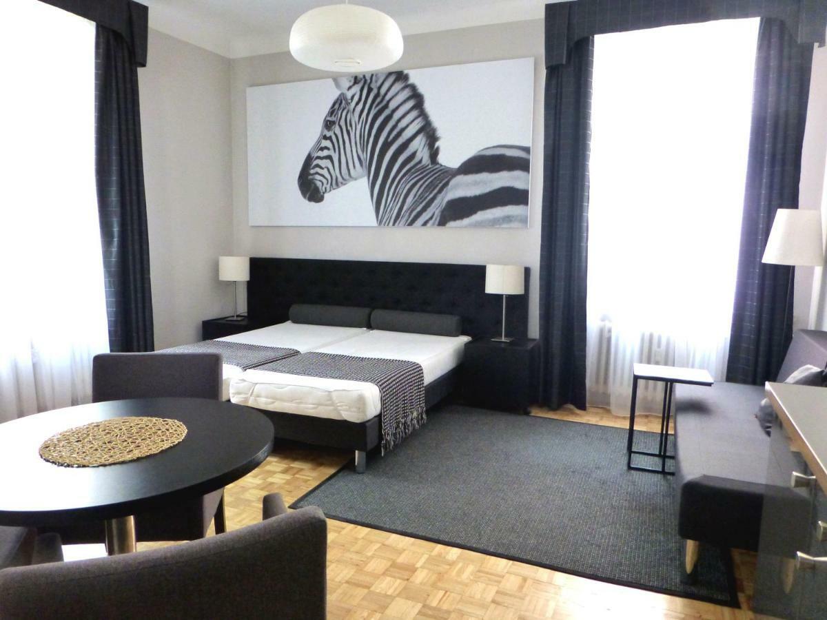 7 Rooms Mtp Poznan Exterior photo